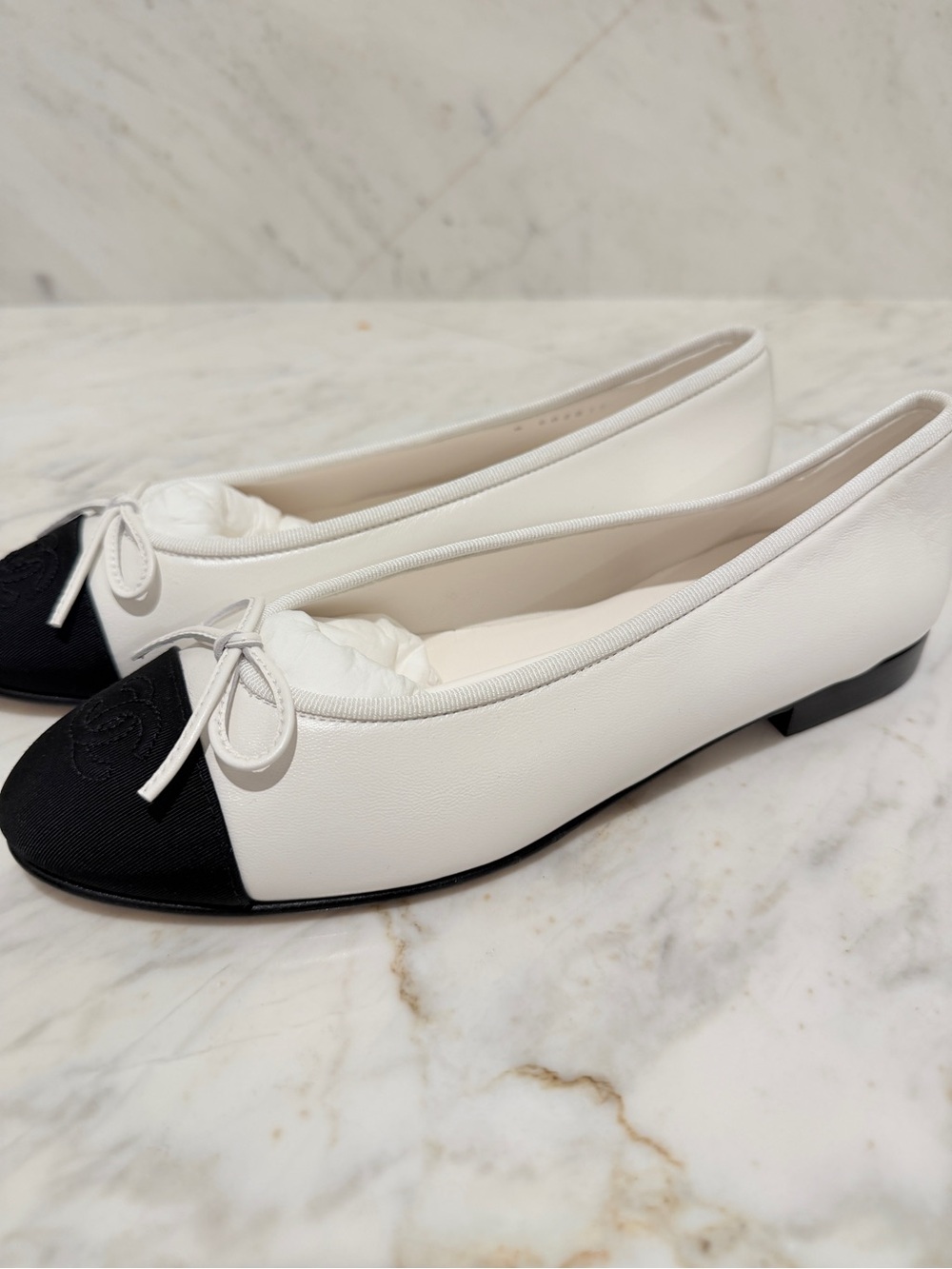 Classic Chanel Two-Tone Bow Ballet Flats - White/Black